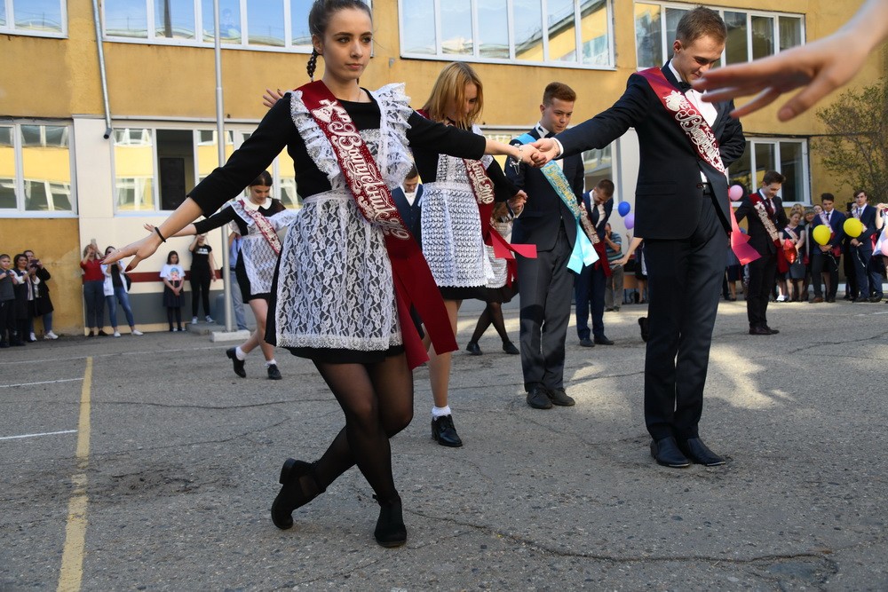 Время последнего звонка. Последний звонок 2019. Последний звонок 2019 9 класс. Последний звонок 2019 фото. Последний звонок Чита.